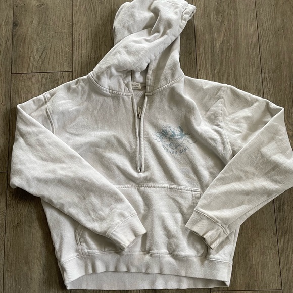 Brandy Melville Sweater - Picture 2 of 2